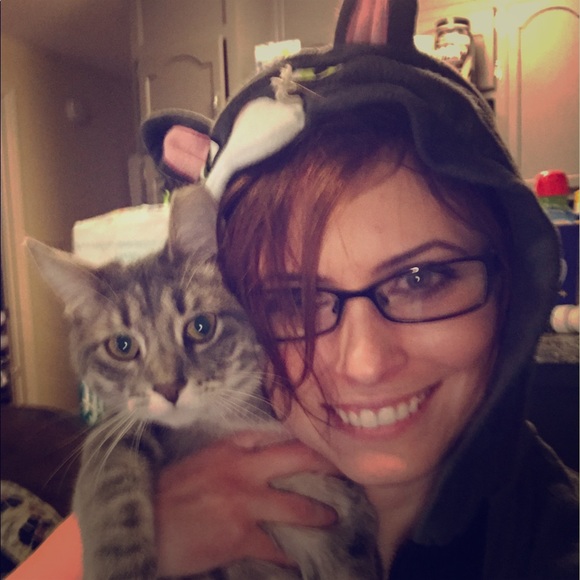 Meet your Posher, Hannah - Picture 1 of 1